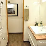 Bialy Dom - 2 Bedrooms Apartmán Katovice