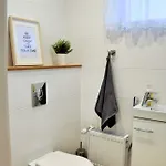 Bialy Dom - 2 Bedrooms Apartmán Katovice