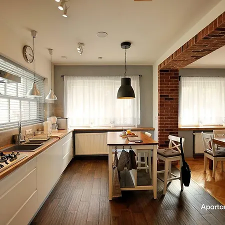 Bialy Dom - 2 Bedrooms Apartment Katowice
