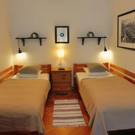 Bialy Dom - 2 Bedrooms Apartment Katowice