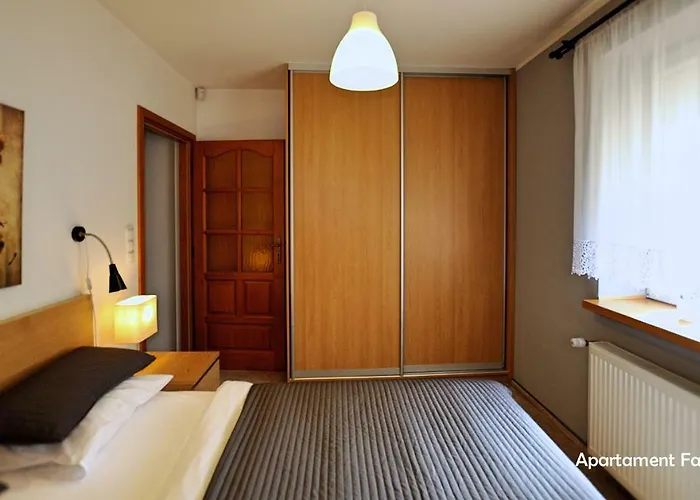 דירה Bialy Dom - 2 Bedrooms קטוביץ