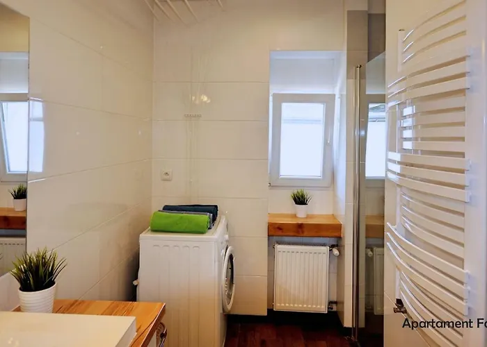 Bialy Dom - 2 Bedrooms *